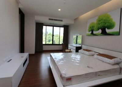 Rent a luxury 1 bed condo at The Resort Condominium