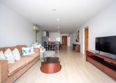 Fully Furnished 1 Bed Apartment in Convenient Location