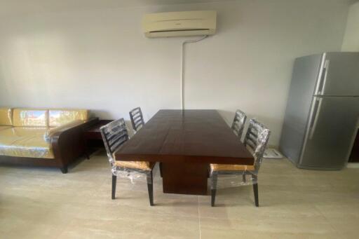 Fully Furnished 1 Bed Apartment in Convenient Location