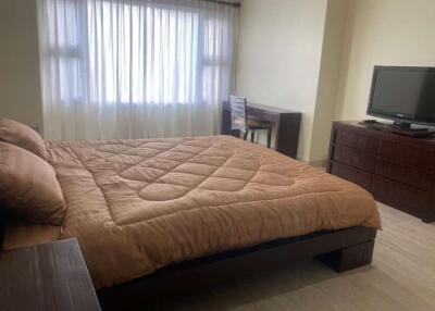 Fully Furnished 1 Bed Apartment in Convenient Location