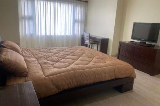 Fully Furnished 1 Bed Apartment in Convenient Location