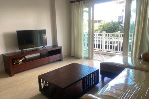 Fully Furnished 1 Bed Apartment in Convenient Location