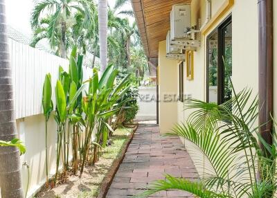 SP3 Village House for rent in East Pattaya, Pattaya. RH12646