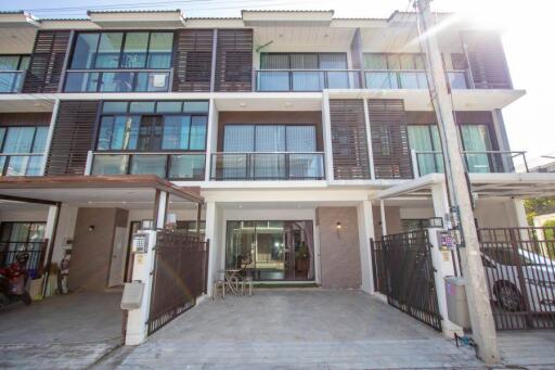 4 Bedroom Townhouse : Supalai Primo Mahidol