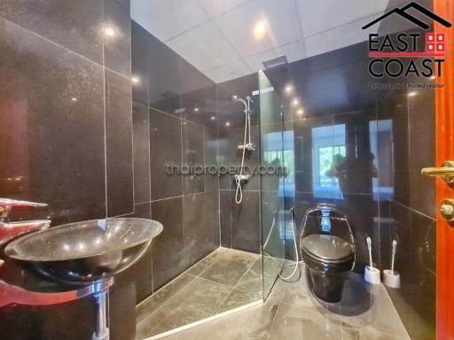 Grand Condo House for sale in Jomtien, Pattaya. SH14275