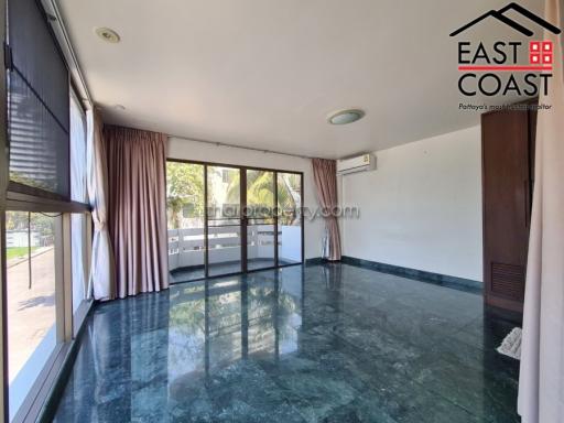 Grand Condo House for sale in Jomtien, Pattaya. SH14275