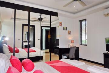 4 bedroom House in Whispering Palm East Pattaya