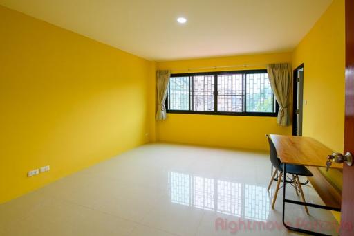 4 ห้องนอน บ้าน สำหรับขาย ใน พัทยากลาง - Midtown Villa