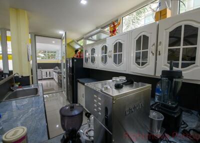 4 Bed House For Sale In Central Pattaya - Midtown Villa