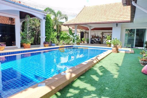 4 bedroom House in Pool View Villa East Pattaya