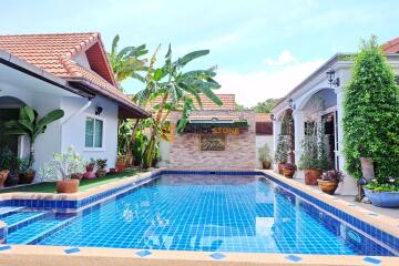 4 bedroom House in Pool View Villa East Pattaya