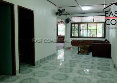 Townhouse in Central Pattaya House for rent in Pattaya City, Pattaya. RH12032