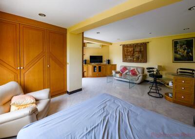 Studio Condo For Sale In Jomtien - Jomtien Beach Condo (Rimhad)