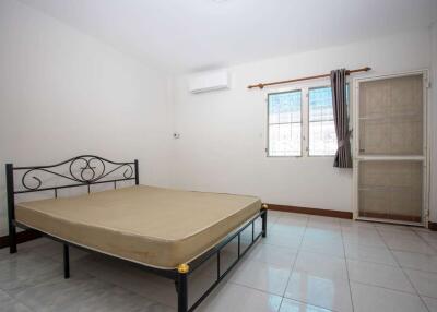 3 bed townhouse near Chiang Mai Gymkhana Club