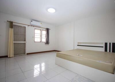 3 bed townhouse near Chiang Mai Gymkhana Club