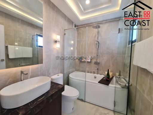 Rungsii Village House for sale in East Pattaya, Pattaya. SH14274