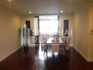 For RENT : Siam Court Apartment / 2 Bedroom / 2 Bathrooms / 151 sqm / 45000 THB [3880574]