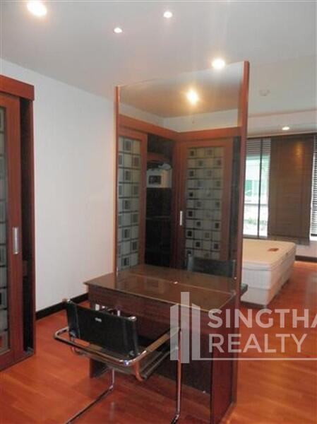 For RENT : Avenue 61 / 2 Bedroom / 2 Bathrooms / 108 sqm / 45000 THB [4694774]