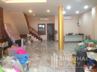 For RENT : House Phromphong / 3 Bedroom / 2 Bathrooms / 201 sqm / 45000 THB [4867718]