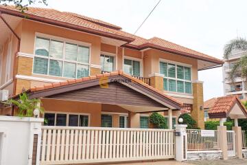 บ้านหลังนี้มี 4 ห้องนอน  อยู่ในโครงการชื่อ TW Palm Resort  ตั้งอยู่ที่ จอมเทียน