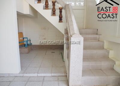 Town House Soi Yumme House for rent in Pattaya City, Pattaya. RH8188