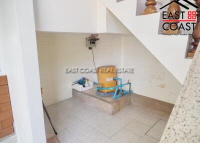 Town House Soi Yumme House for rent in Pattaya City, Pattaya. RH8188