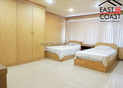 Town House Soi Yumme House for rent in Pattaya City, Pattaya. RH8188