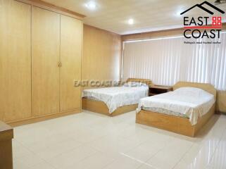 Town House Soi Yumme House for rent in Pattaya City, Pattaya. RH8188