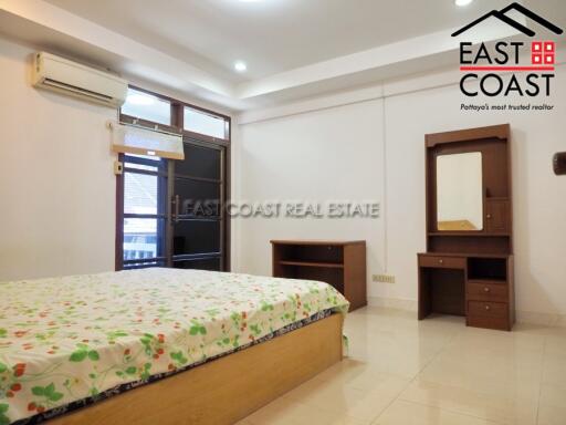 Town House Soi Yumme House for rent in Pattaya City, Pattaya. RH8188