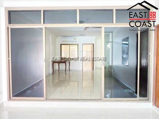 Town House Soi Yumme House for rent in Pattaya City, Pattaya. RH8188