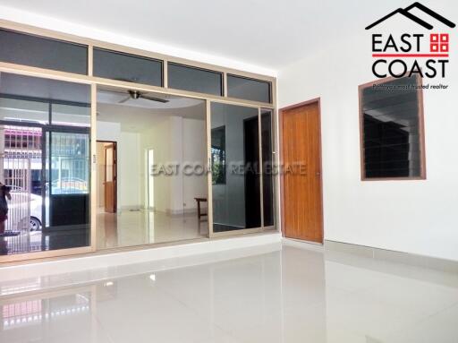 Town House Soi Yumme House for rent in Pattaya City, Pattaya. RH8188