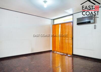 Town House Soi Yumme House for sale and for rent in Pattaya City, Pattaya. SRH8192