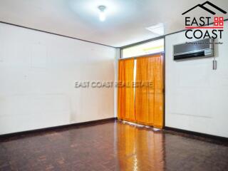 Town House Soi Yumme House for sale and for rent in Pattaya City, Pattaya. SRH8192