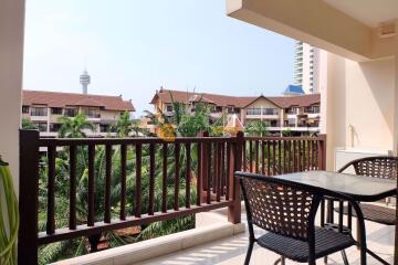 คอนโดนี้ มีห้องนอน 2 ห้องนอน  อยู่ในโครงการ คอนโดมิเนียมชื่อ Chateau Dale ThaBali Condo 