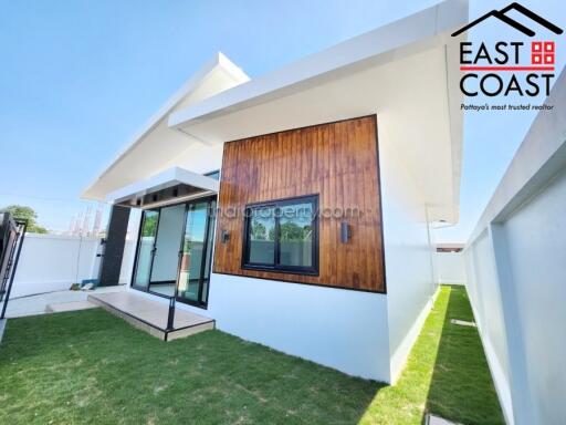 Jenjit Villa House for sale in East Pattaya, Pattaya. SH14244