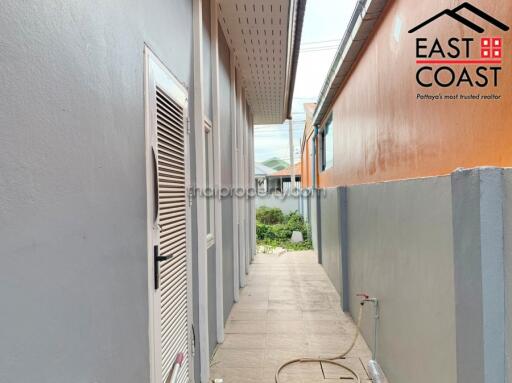 Rattanakorn Village 17 House for sale in East Pattaya, Pattaya. SH14256