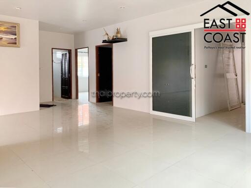 Rattanakorn Village 17 House for sale in East Pattaya, Pattaya. SH14256