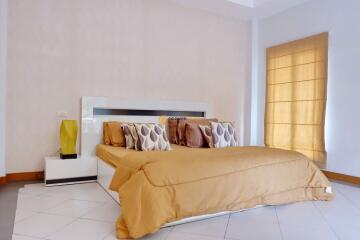 4 bedroom House in Island View Residence Na Jomtien