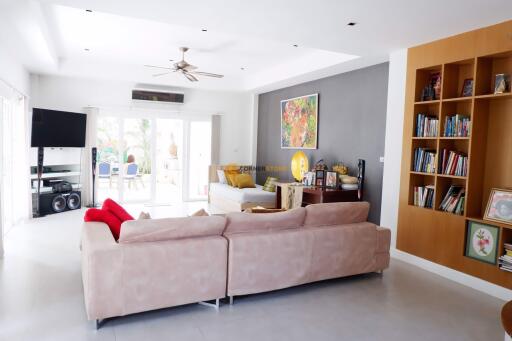 4 bedroom House in Island View Residence Na Jomtien