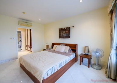 6 ห้องนอน คอนโด สำหรับขาย ใน นาเกลือ - Wongamat Residence