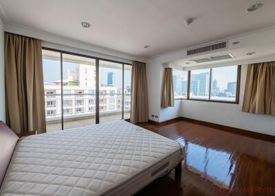 2 Bed Condo For Rent In Wongamat - Baan Rimpha