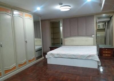 For RENT : Empire House / 3 Bedroom / 3 Bathrooms / 182 sqm / 55000 THB [6395335]