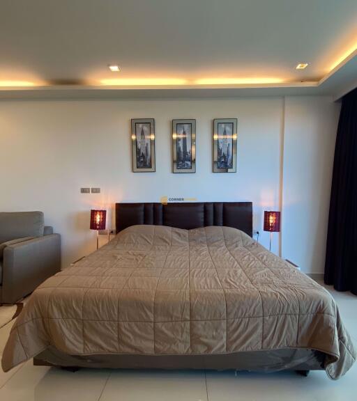 Studio bedroom Condo in Wong Amat Tower Wongamat