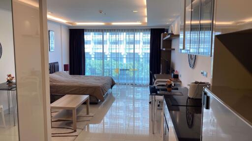 Studio bedroom Condo in Wong Amat Tower Wongamat