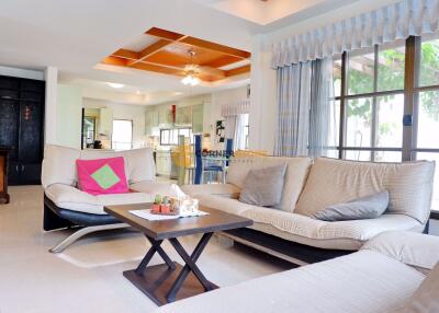 4 bedroom House in Central Park 5 East Pattaya