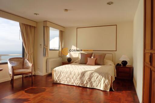 3 bedroom Condo in Royal Cliff Garden Pratumnak