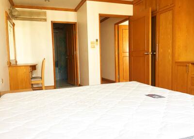 For RENT : Top View Tower / 3 Bedroom / 2 Bathrooms / 151 sqm / 45000 THB [6611663]