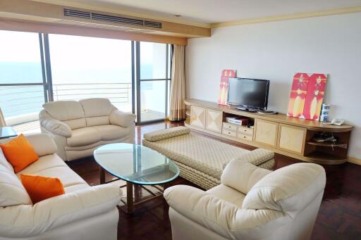 3 bedroom Condo in Royal Cliff Garden Pattaya