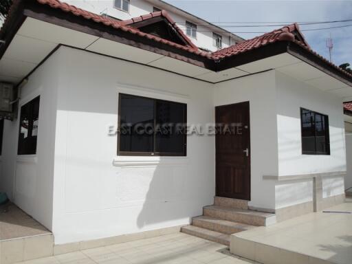 Royal Park Village House for rent in Jomtien, Pattaya. RH5067