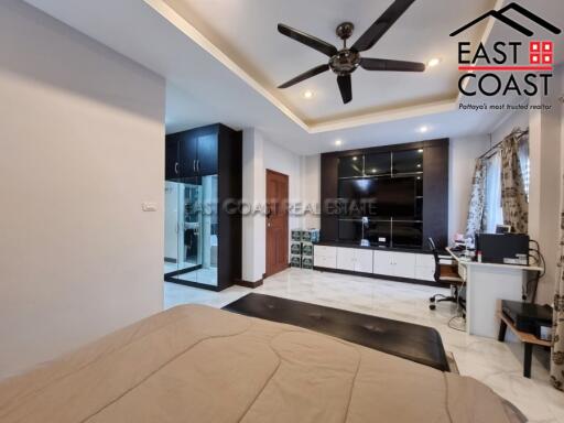 Patta Village House for rent in East Pattaya, Pattaya. RH13392